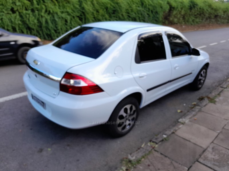 PRISMA 1.4 MPFI LT 8V FLEX 4P MANUAL - 2010 - NOVA PRATA