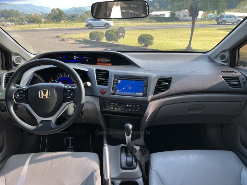 CIVIC 1.8 EXS 16V FLEX 4P AUTOMÁTICO - 2013 - BOM PRINCíPIO