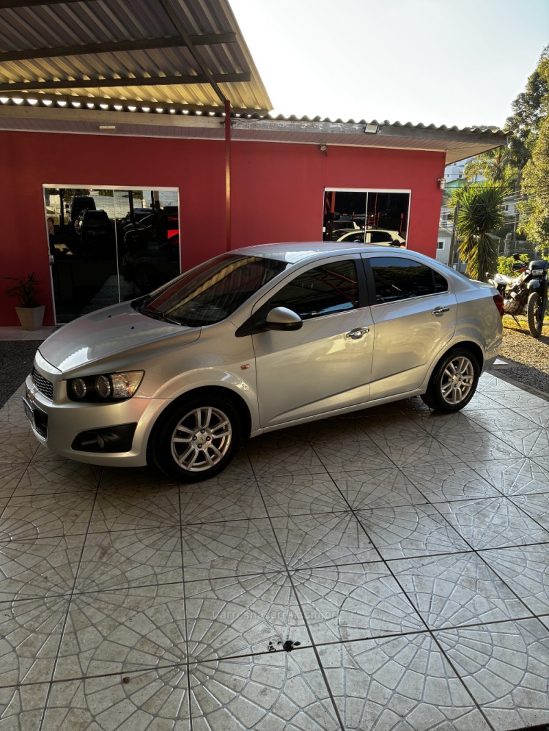 sonic 1.6 ltz 16v flex 4p automatico 2012 caxias do sul