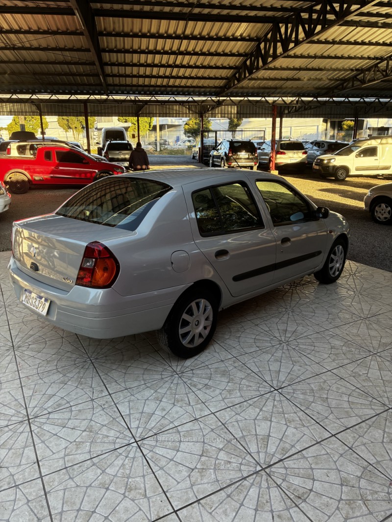 CLIO 1.6 RN SEDAN 16V GASOLINA 4P MANUAL - 2001 - CAXIAS DO SUL