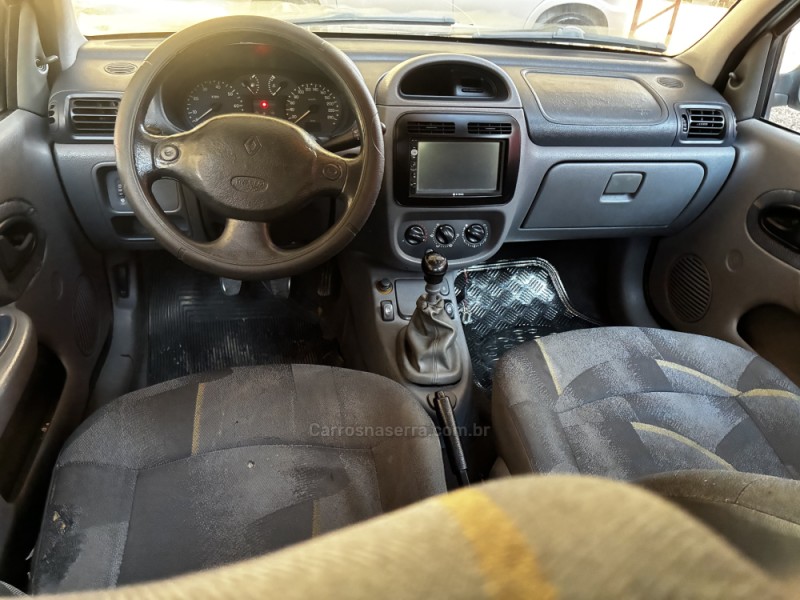 CLIO 1.6 RN SEDAN 16V GASOLINA 4P MANUAL - 2001 - CAXIAS DO SUL