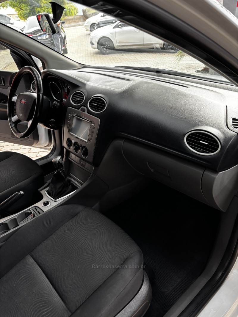 FOCUS 1.6 GLX 16V FLEX 4P MANUAL - 2012 - HARMONIA