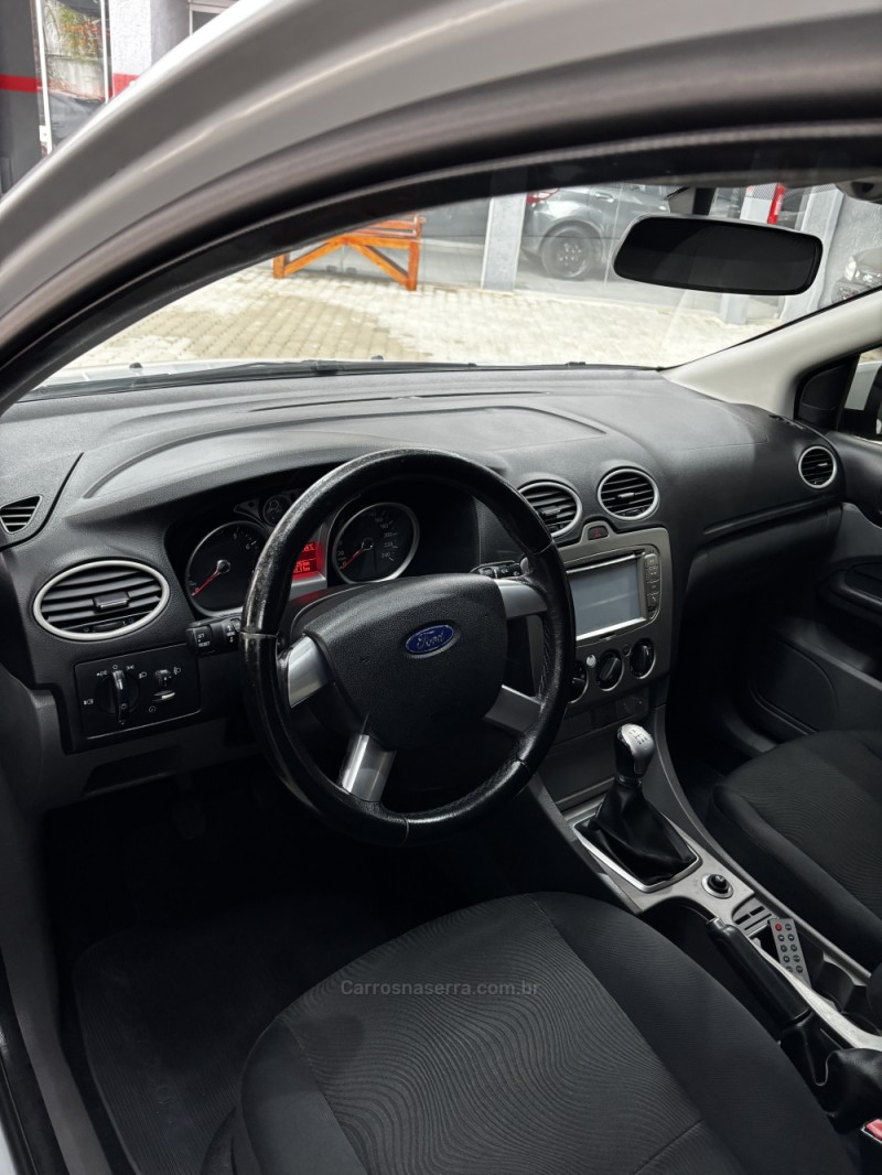 FOCUS 1.6 GLX 16V FLEX 4P MANUAL - 2012 - HARMONIA