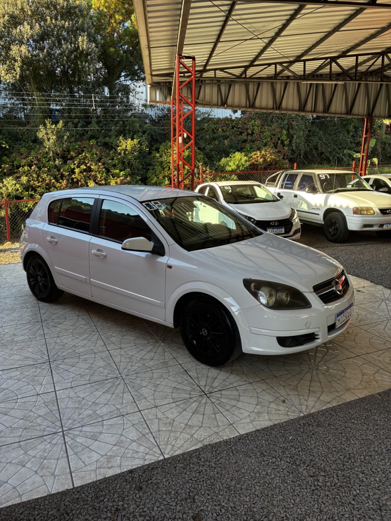 VECTRA 2.0 MPFI GT HATCH 8V FLEX 4P AUTOMÁTICO - 2008 - CAXIAS DO SUL