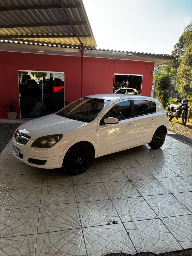 vectra 2.0 mpfi gt hatch 8v flex 4p automatico 2008 caxias do sul