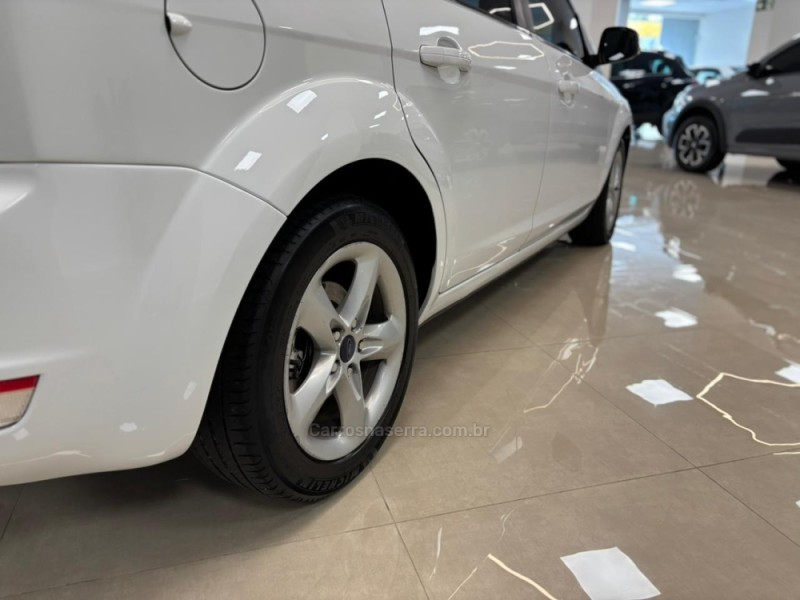 FOCUS 1.6 GL 16V FLEX 4P MANUAL - 2013 - CARLOS BARBOSA