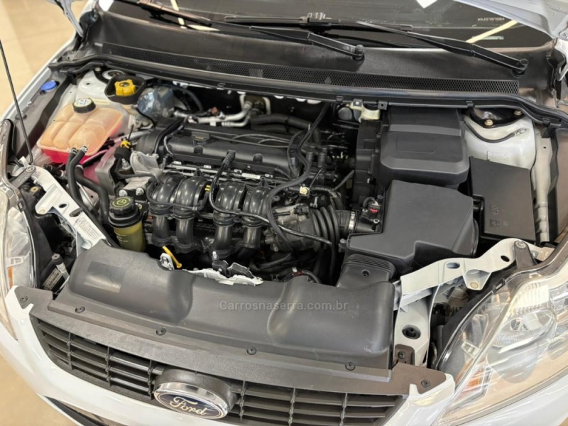 FOCUS 1.6 GL 16V FLEX 4P MANUAL - 2013 - CARLOS BARBOSA