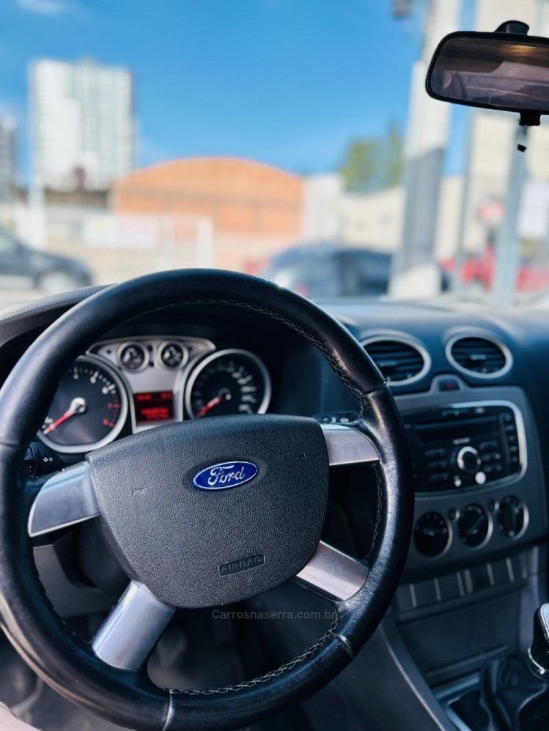 FOCUS 1.6 GLX SEDAN 16V FLEX 4P MANUAL - 2013 - CAXIAS DO SUL