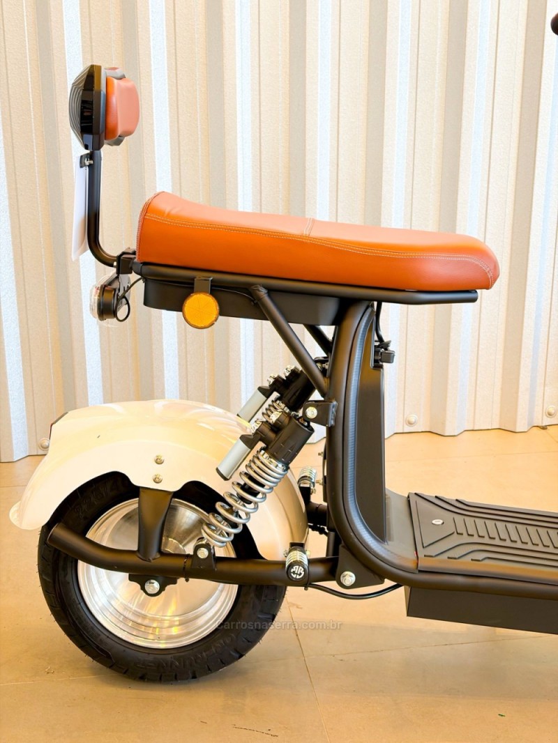 SCOOTER ELÉTRICA ALMADA 1000W - 2026 - VERANóPOLIS