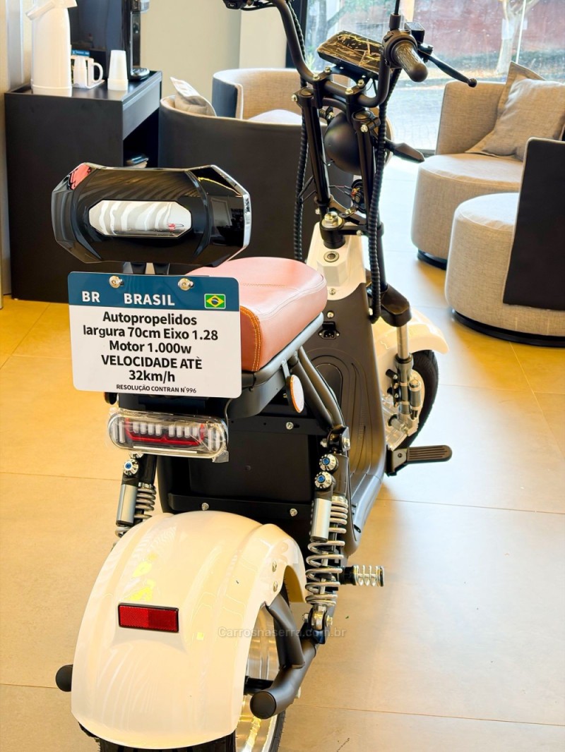 SCOOTER ELÉTRICA ALMADA 1000W - 2026 - VERANóPOLIS
