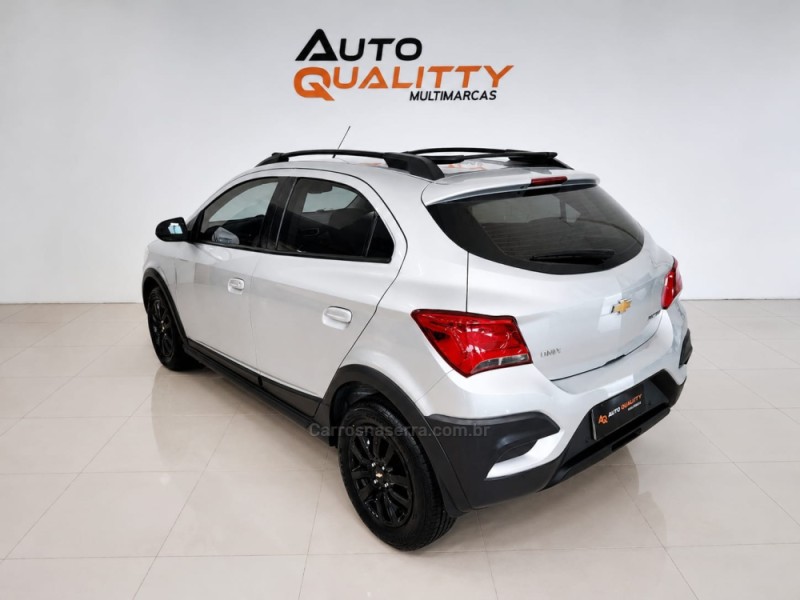 ONIX 1.4 MPFI ACTIV 8V FLEX 4P MANUAL - 2019 - CAXIAS DO SUL