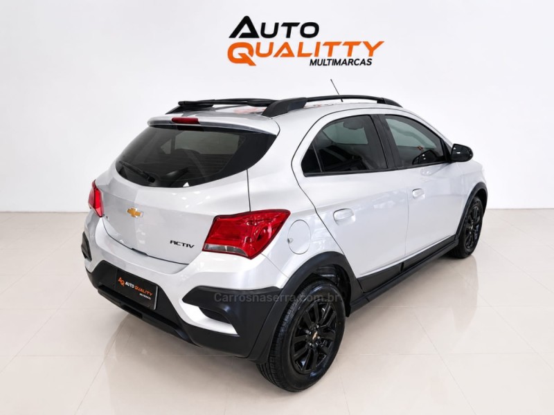 ONIX 1.4 MPFI ACTIV 8V FLEX 4P MANUAL - 2019 - CAXIAS DO SUL