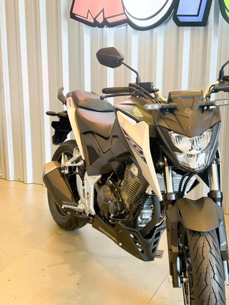 CB 300F TWISTER CBS - 2026 - VERANóPOLIS
