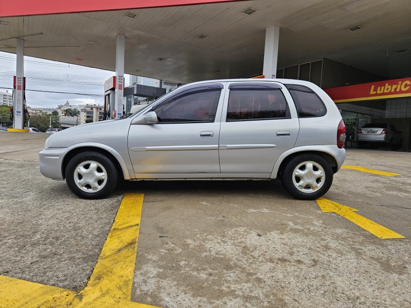 CORSA 1.0 MPFI MILENIUM 8V GASOLINA 4P MANUAL - 2002 - CAXIAS DO SUL