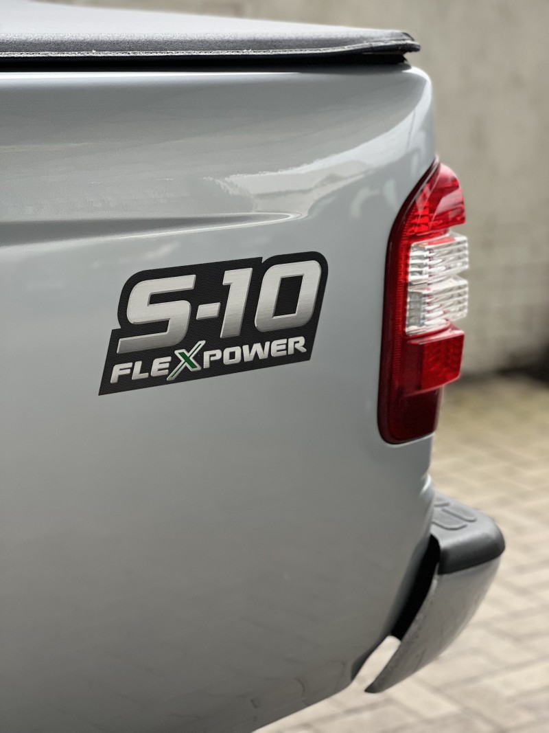 S10 2.4 MPFI ADVANTAGE 4X2 CS 8V FLEX 2P MANUAL - 2011 - BENTO GONçALVES