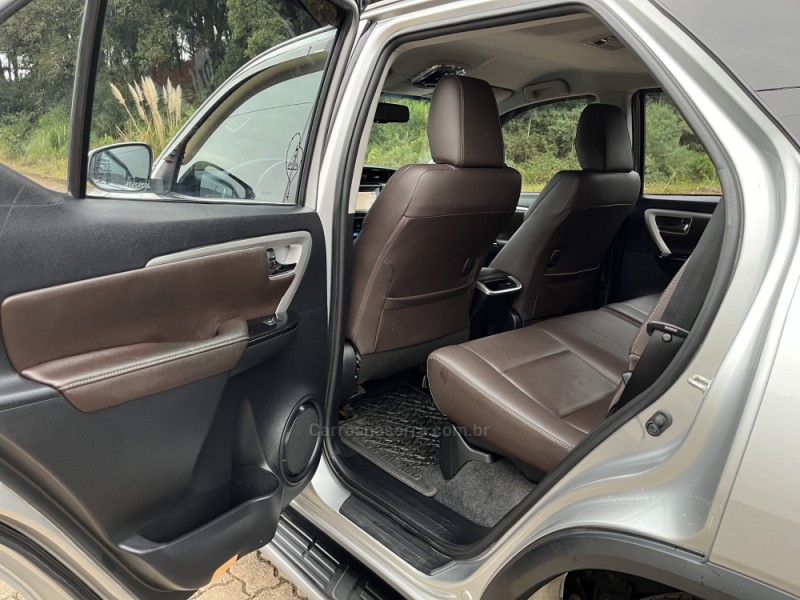 HILUX SW4 2.8 SRX 4X4 7 LUGARES 16V TURBO INTERCOOLER DIESEL 4P AUTOMÁTICO - 2018 - NOVA BASSANO