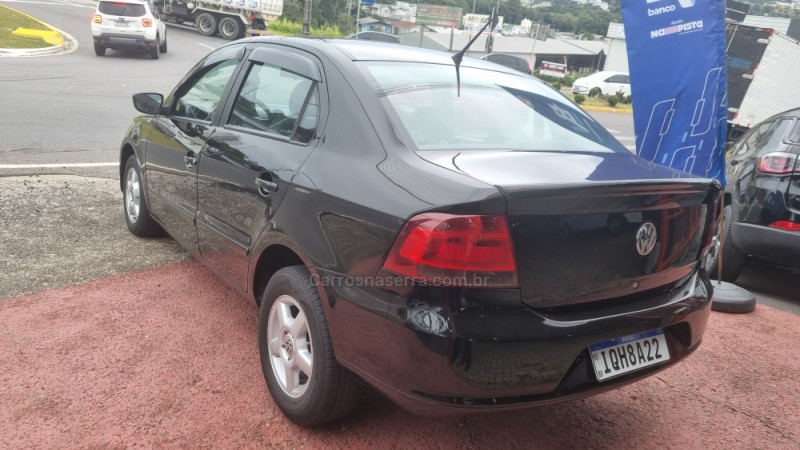 VOYAGE 1.0 MI 8V FLEX 4P MANUAL - 2010 - FARROUPILHA