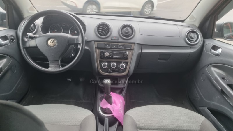 VOYAGE 1.0 MI 8V FLEX 4P MANUAL - 2010 - FARROUPILHA