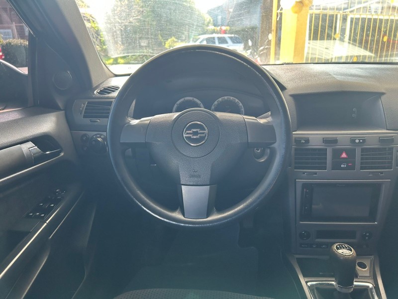 VECTRA 2.0 MPFI GT HATCH 8V FLEX 4P MANUAL - 2010 - CANELA