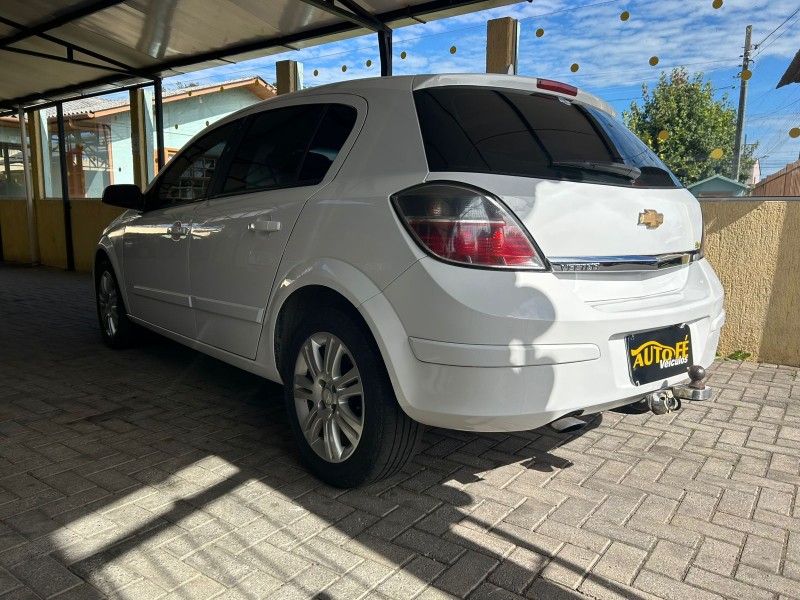 VECTRA 2.0 MPFI GT HATCH 8V FLEX 4P MANUAL - 2010 - CANELA