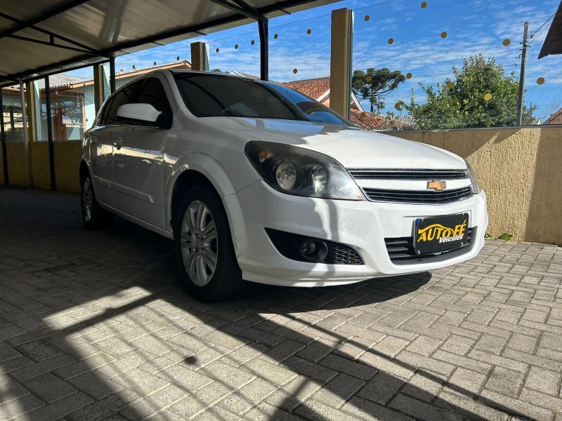 VECTRA 2.0 MPFI GT HATCH 8V FLEX 4P MANUAL - 2010 - CANELA