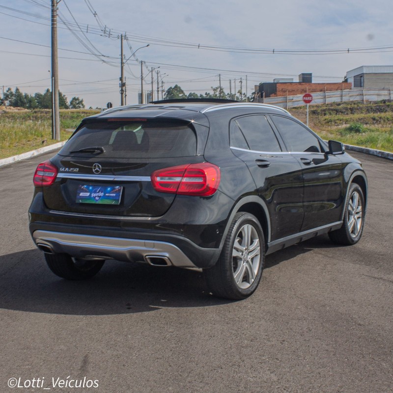 GLA 250 2.0 16V TURBO GASOLINA VISION 4P AUTOMÁTICO - 2016 - FARROUPILHA