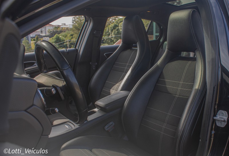 GLA 250 2.0 16V TURBO GASOLINA VISION 4P AUTOMÁTICO - 2016 - FARROUPILHA