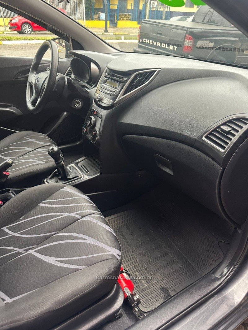 HB20 1.0 COMFORT PLUS 12V FLEX 4P MANUAL - 2013 - PAROBé