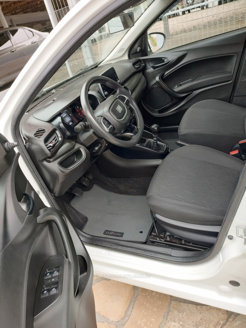 CRONOS 1.3 DRIVE 8V FLEX 4P MANUAL - 2023 - TRêS COROAS