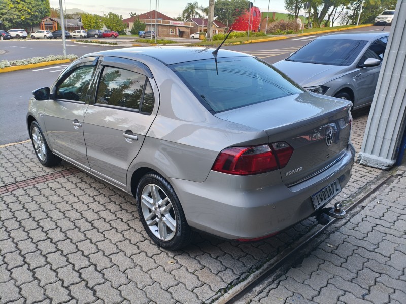 VOYAGE 1.6 MI EVIDENCE 8V FLEX 4P MANUAL - 2015 - BOM PRINCíPIO