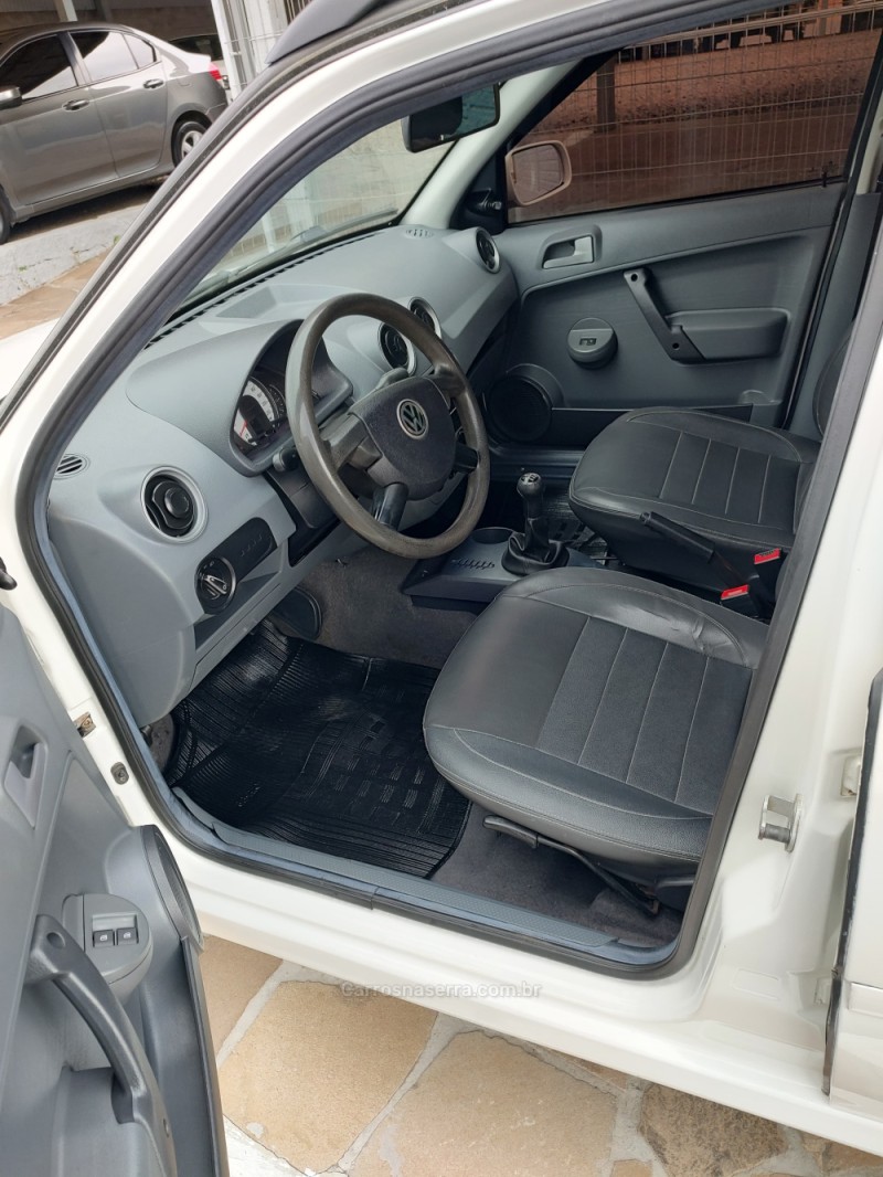 PARATI 1.6 MI 8V FLEX 4P MANUAL G.IV - 2013 - TRêS COROAS