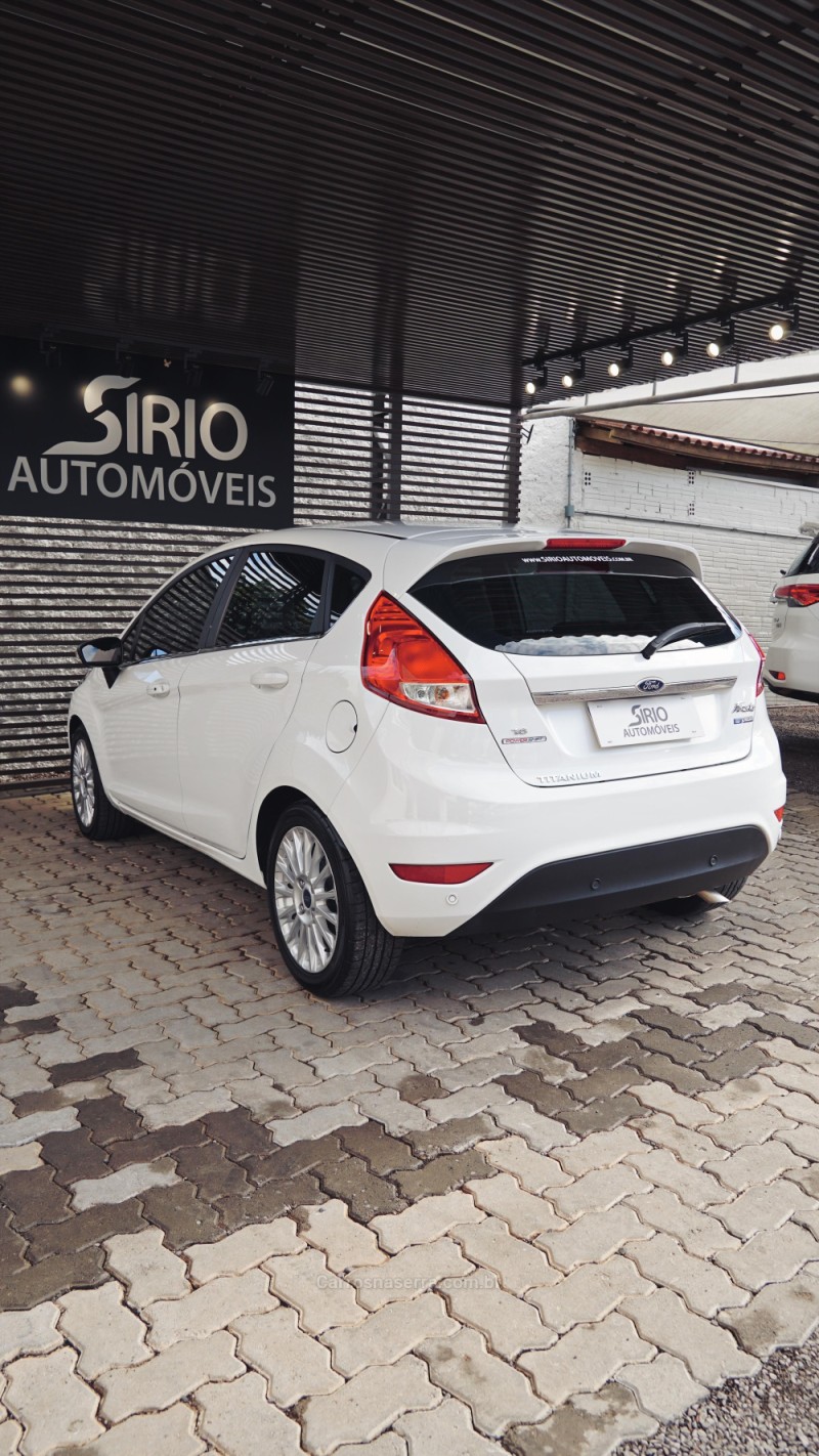 FIESTA 1.6 TITANIUM HATCH 16V FLEX 4P AUTOMÁTICO - 2016 - LAJEADO