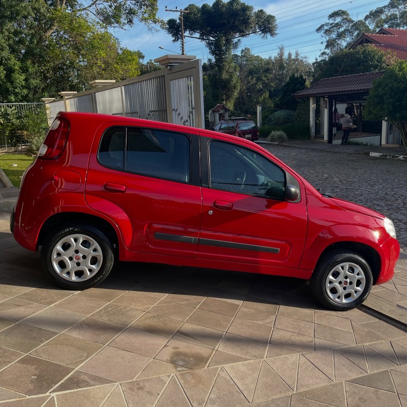 UNO 1.4 EVO ATTRACTIVE 8V FLEX 4P MANUAL - 2012 - NOVA PETRóPOLIS