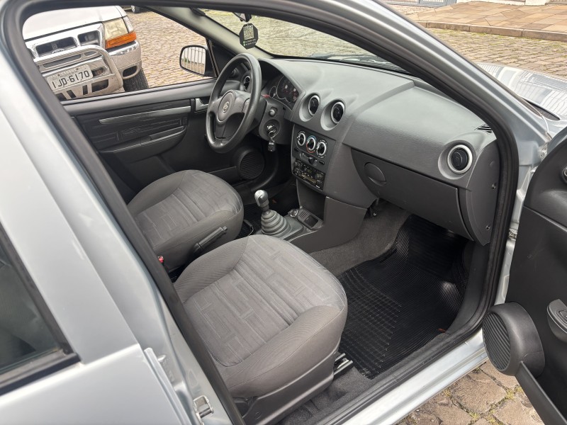 PRISMA 1.4 MPFI MAXX 8V FLEX 4P MANUAL - 2010 - CAXIAS DO SUL