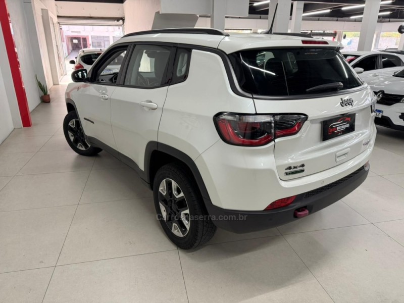 COMPASS 2.0 16V DIESEL TRAILHAWK 4X4 AUTOMÁTICO - 2018 - CAXIAS DO SUL