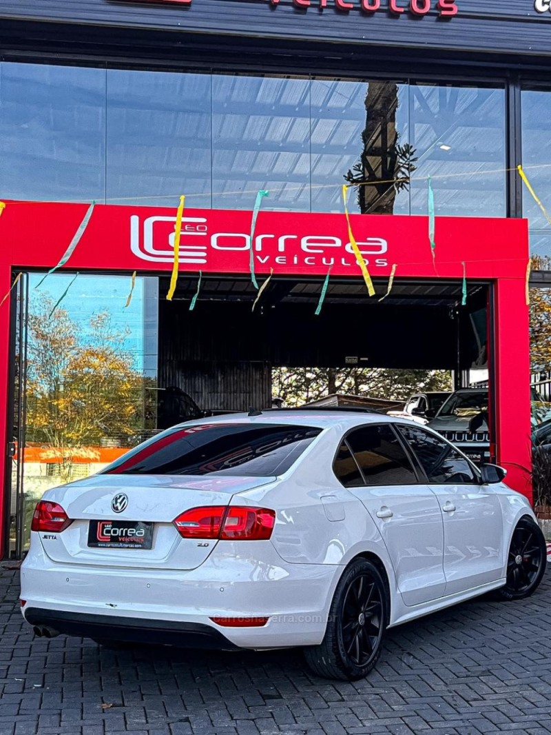 JETTA 2.0 COMFORTLINE FLEX 4P TIPTRONIC - 2013 - CANELA