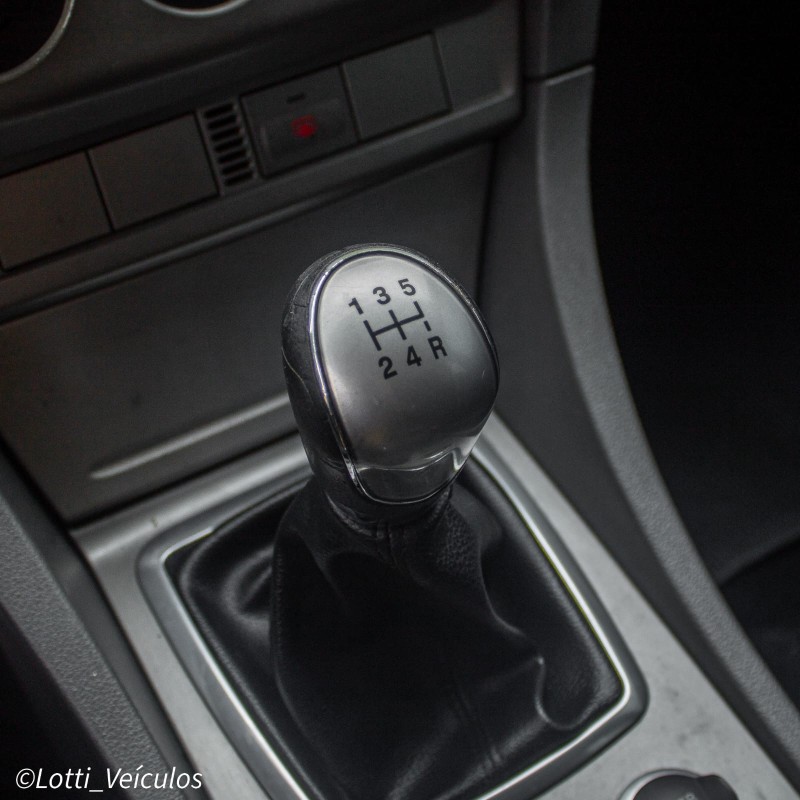 FOCUS 1.6 GLX 8V FLEX 4P MANUAL - 2013 - FARROUPILHA
