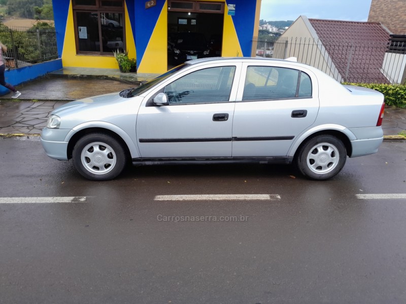 ASTRA 2.0 MPFI GLS SEDAN 8V GASOLINA 4P MANUAL - 1999 - NOVA PRATA