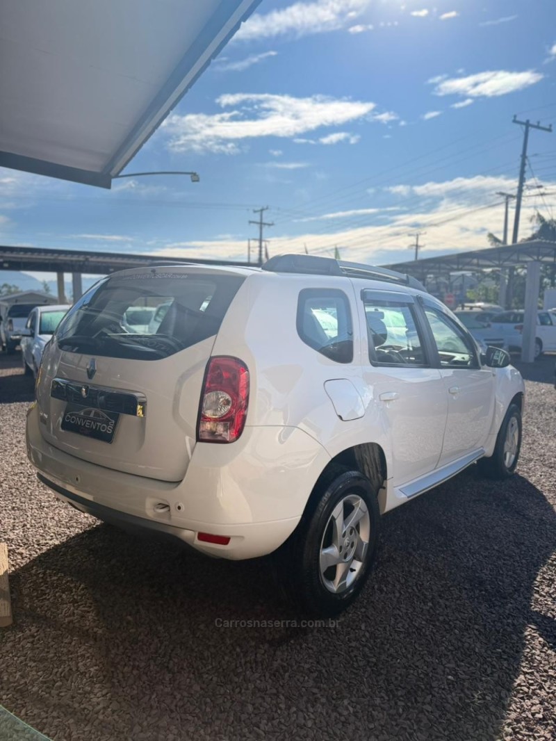 DUSTER 1.6 DYNAMIQUE 4X2 16V FLEX 4P MANUAL - 2014 - LAJEADO