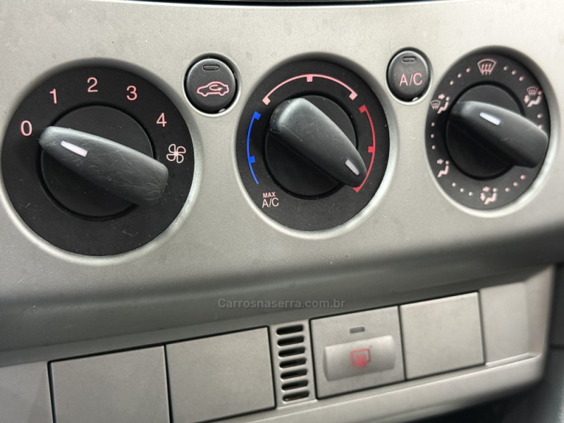 FOCUS 1.6 GLX 16V FLEX 4P MANUAL - 2013 - SANTA CRUZ DO SUL