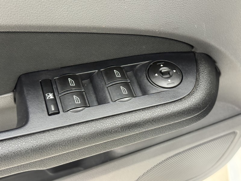 FOCUS 1.6 GLX 16V FLEX 4P MANUAL - 2013 - SANTA CRUZ DO SUL