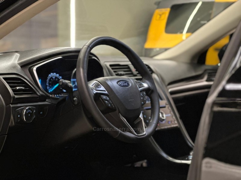 FUSION 2.0 TITANIUM AWD 16V GASOLINA 4P AUTOMÁTICO - 2017 - CAXIAS DO SUL