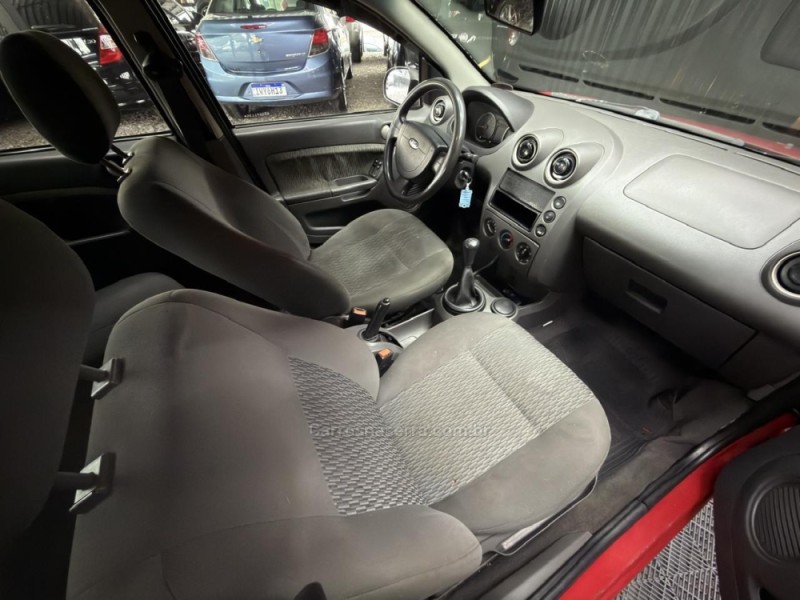 FIESTA 1.0 MPI SUPERCHARGER 8V GASOLINA 4P MANUAL - 2005 - CAXIAS DO SUL