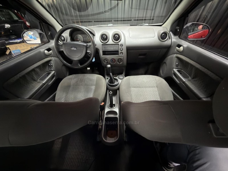 FIESTA 1.0 MPI SUPERCHARGER 8V GASOLINA 4P MANUAL - 2005 - CAXIAS DO SUL