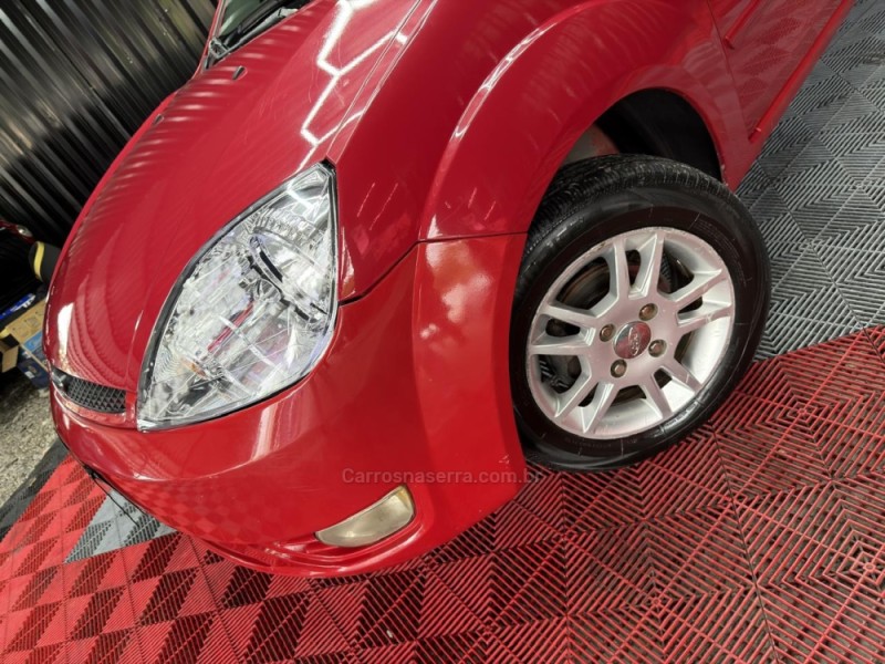 FIESTA 1.0 MPI SUPERCHARGER 8V GASOLINA 4P MANUAL - 2005 - CAXIAS DO SUL