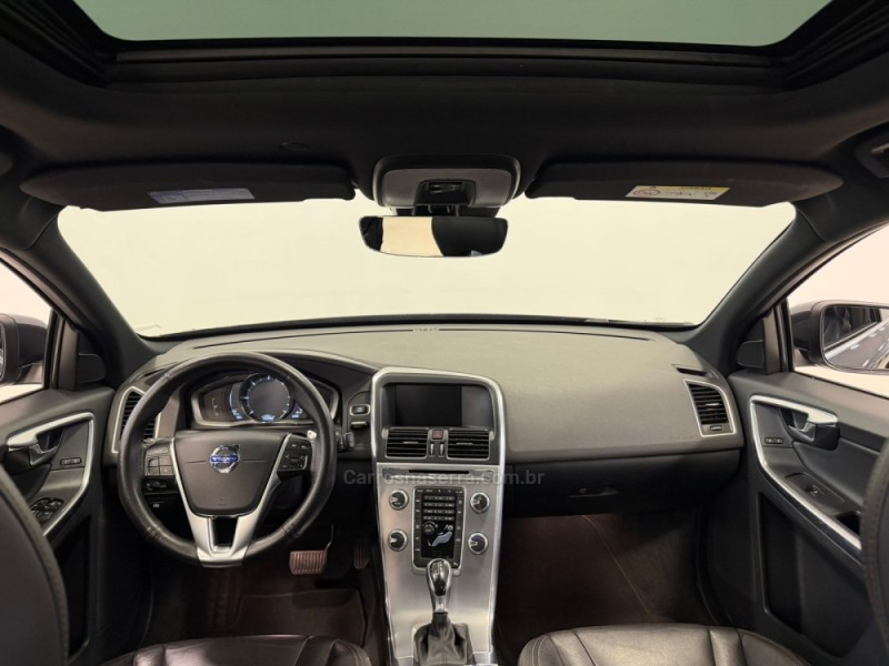 XC60 2.4 D5 MOMENTUM DIESEL AWD 4P AUTOMÁTICO - 2017 - BENTO GONçALVES