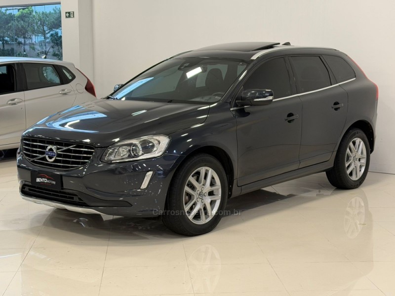 XC60 2.4 D5 MOMENTUM DIESEL AWD 4P AUTOMÁTICO - 2017 - BENTO GONçALVES