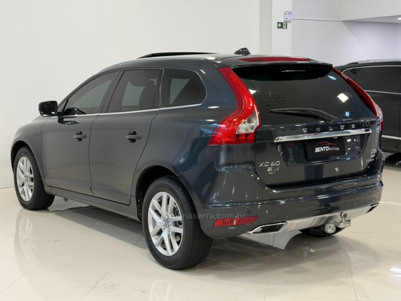XC60 2.4 D5 MOMENTUM DIESEL AWD 4P AUTOMÁTICO - 2017 - BENTO GONçALVES