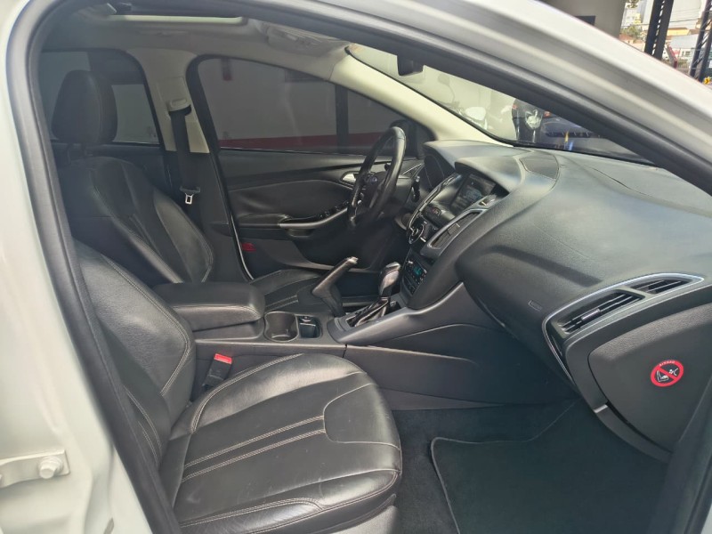 FOCUS 2.0 TITANIUM PLUS 16V FLEX 4P AUTOMÁTICO - 2015 - CAXIAS DO SUL
