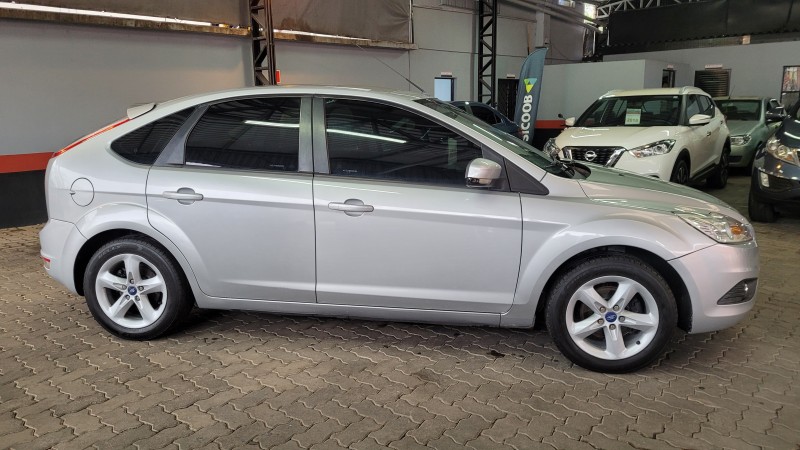 FOCUS 1.6 GLX 8V FLEX 4P MANUAL - 2012 - GARIBALDI